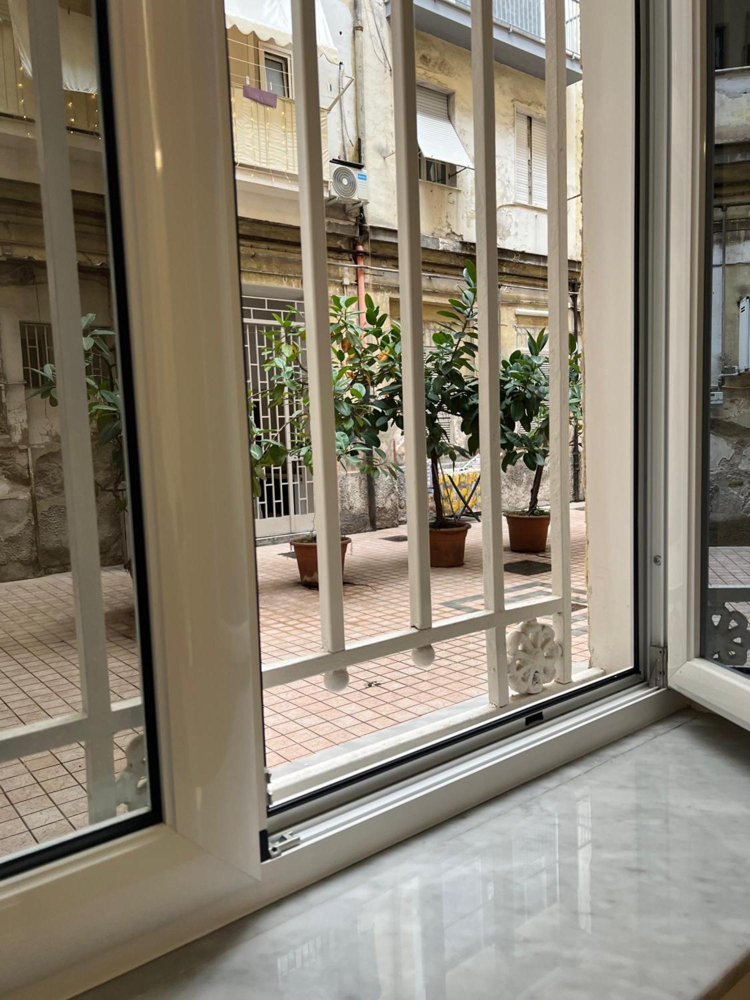 L'Ospite Napoletano Apartment Napoli Exterior foto